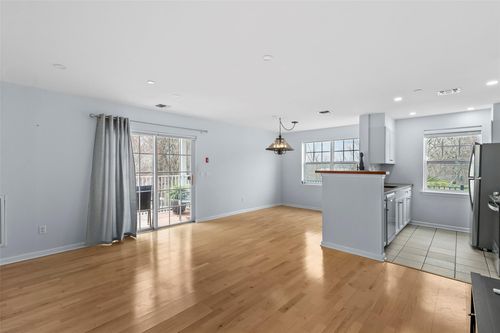 apt-114-100 Woodcrest Ln, Mount Kisco, NY, 10549-3049 | Card Image