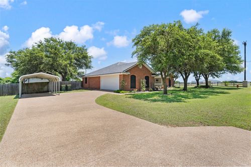 100 Northern Star, Bruceville, TX, 76630-3281 | Card Image