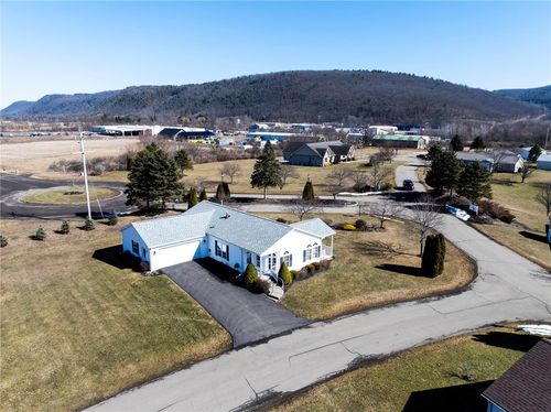 6679 Daffodil Dr, Bath, NY, 14810-9507 | Card Image