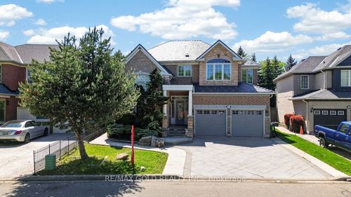61 Whitwell Dr, Brampton, ON, L6P1E5 | Card Image