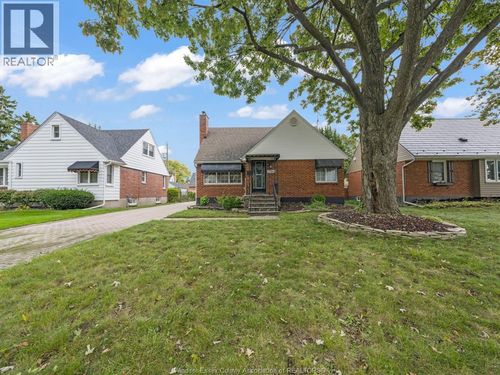 2584 Chilver Rd, Windsor, ON, N8W2V9 | Card Image