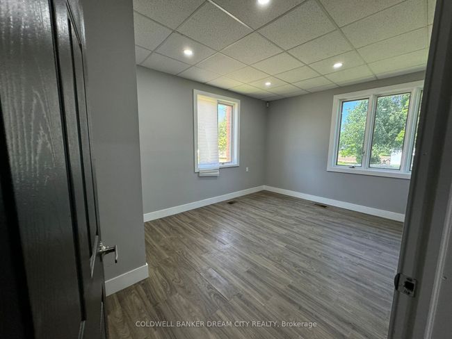 93 Main St, House other with 5 bedrooms, 5 bathrooms and 6 parking in Highgate ON | Image 19