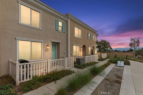 425 N Beechwood Ave, Rialto, CA, 92376-4871 | Card Image