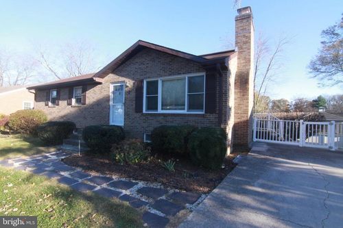 79 S Rogers St, Hamilton, VA, 20158-9547 | Card Image