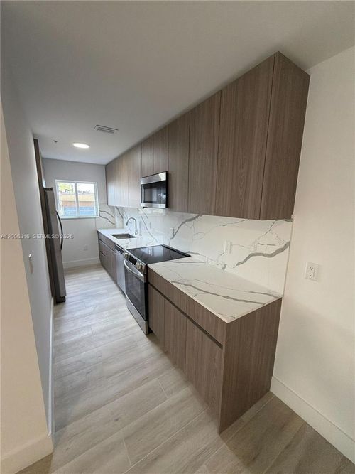 203-32 Nw 14th Ave, Miami, FL, 33125 | Card Image