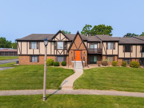 2003 Tracy Dr, Bloomington, IL, 61704-7570 | Card Image