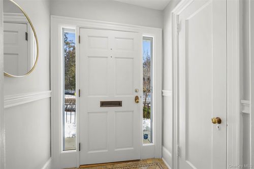 25 Huguenot Dr, Larchmont, NY, 10538-1933 | Card Image