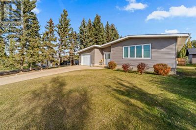 4717 57 St, House other with 5 bedrooms, 3 bathrooms and 3 parking in Killam AB | Image 3