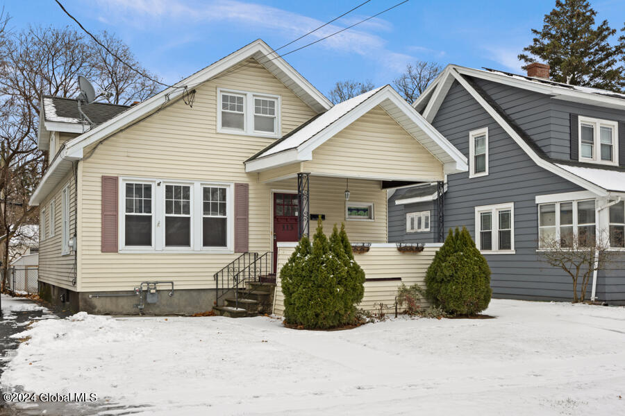 Eileen St, Albany, NY 12203