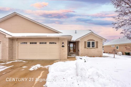 5 Logmark Pl, Saginaw, MI, 48603-8652 | Card Image