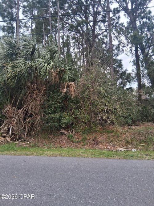 6309 Pinetree Ave, Panama City Beach, FL, 32408-3520 | Card Image
