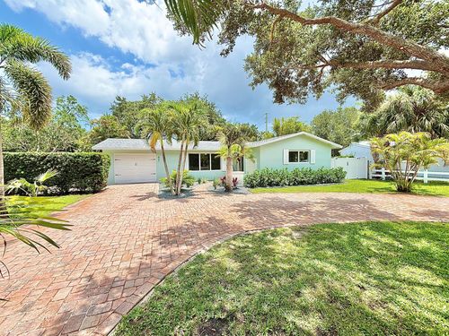 421 Se Edgewood Dr, Stuart, FL, 34996-4713 | Card Image