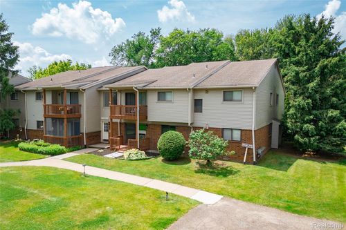 apt-33-10228 Nancys Blvd, Grosse Ile, MI, 48138-2125 | Card Image