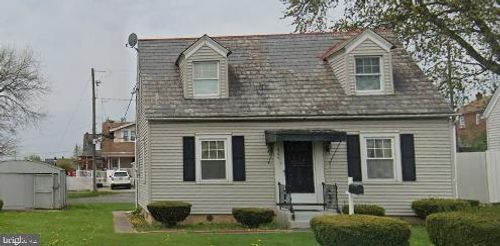 822 N Irving St, Allentown, PA, 18109-1833 | Card Image