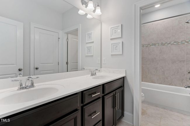 Bathroom | Image 35