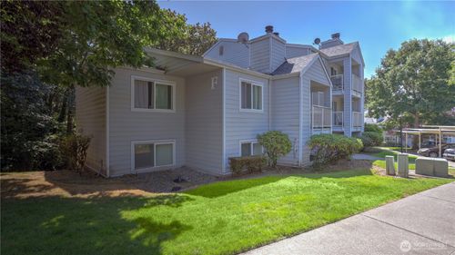 f204-975 Aberdeen Ave Ne, Renton, WA, 98056-2874 | Card Image