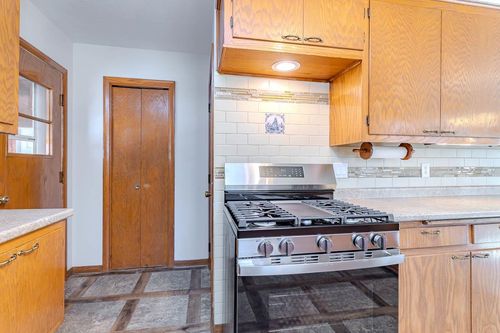 2268 Circle Dr, Wausau, WI, 54401-1820 | Card Image