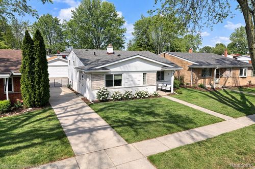 27471 Norma Dr, Warren, MI, 48093-8320 | Card Image