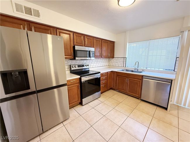 3270 Liahona Way, Townhouse with 3 bedrooms, 3 bathrooms and null parking in Las Vegas NV | Image 18