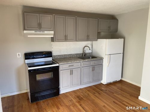 3f-1 Divinity St, Bristol, CT, 06010-6000 | Card Image