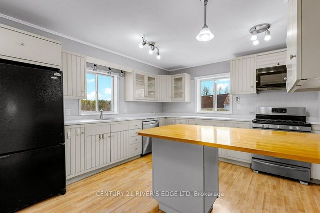 53 Main St E, House other with 3 bedrooms, 1 bathrooms and 4 parking in Athens ON | Image 14