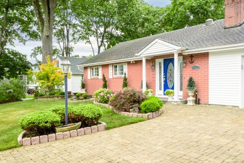 92 Grove Beach Rd S, Westbrook, CT, 06498-1692 | Card Image