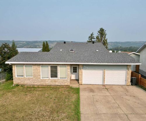 7110 99a Street, Peace River, AB, T8S1B2 | Card Image