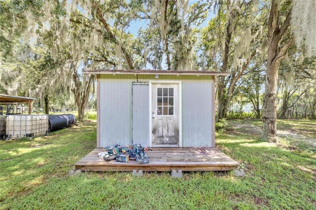 9017 County Line Rd, House other with 3 bedrooms, 3 bathrooms and null parking in LITHIA FL | Image 9