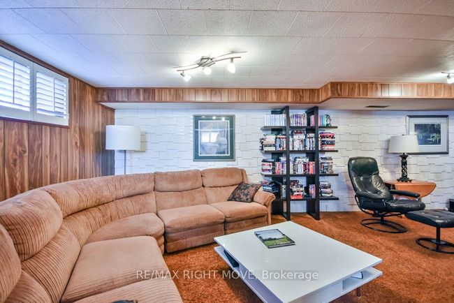 35 Fittons Rd E, House other with 3 bedrooms, 2 bathrooms and 4 parking in Orillia ON | Image 28