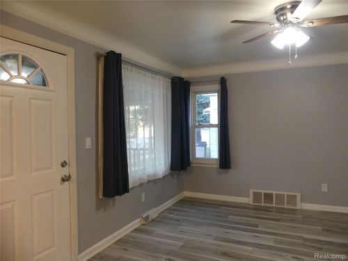 1860 Pagel Ave, Lincoln Park, MI, 48146-3542 | Card Image