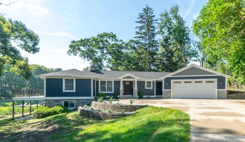 1629 Forest Park Rd, Norton Shores, MI, 49441-4679 | Card Image