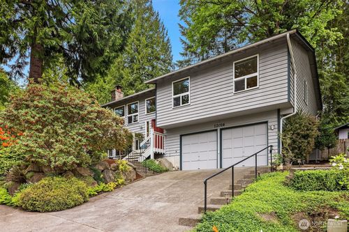 12016 106th Ave Ne, Kirkland, WA, 98034-3931 | Card Image
