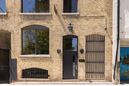 {{alt}} | Card Image