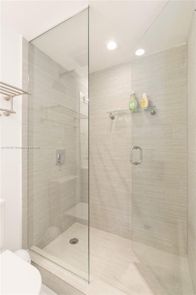 UNIT-1101 - 300 Sunny Isles Blvd, Condo with 3 bedrooms, 4 bathrooms and null parking in Sunny Isles Beach FL | Image 16