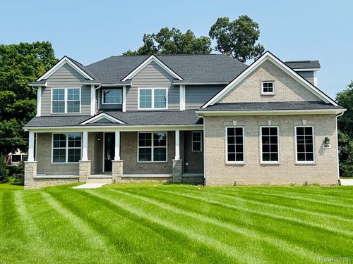688 Perthshire Ct, Highland, MI, 48357-4742 | Card Image