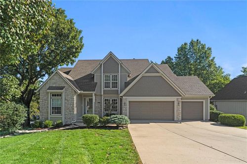 5545 Oakview St, Shawnee, KS, 66216-4685 | Card Image