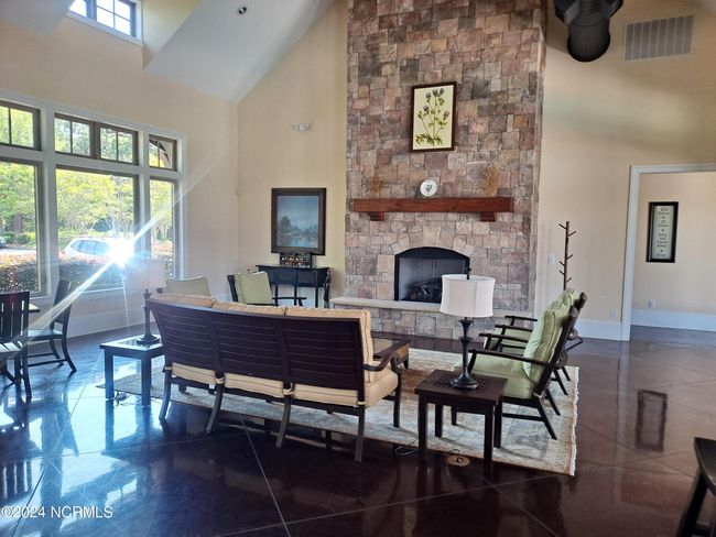 Gathering Room at Amenity Center | Image 30