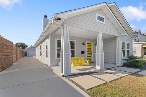 2534 Gladstone Dr, Dallas, TX, 75211-5313 | Card Image