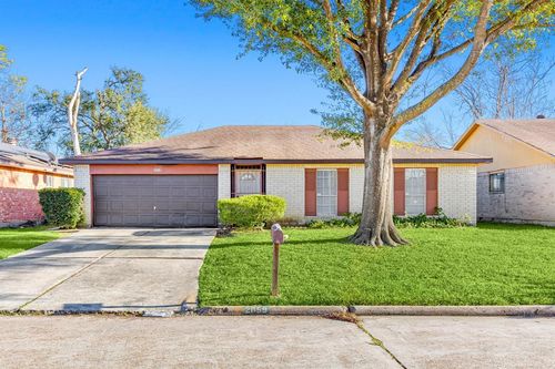2059 Delphi Ln, Houston, TX, 77067-2006 | Card Image