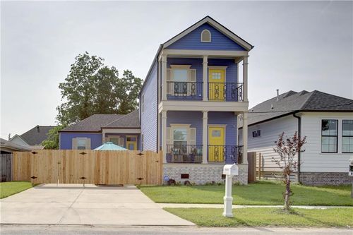 1913 Mehle St, Arabi, LA, 70032-1453 | Card Image