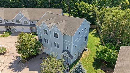 7-140 Commonwealth Ave, North Attleboro, MA, 02763-1128 | Card Image
