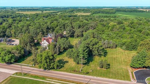 526 N Main St, Elburn, IL, 60119-8985 | Card Image