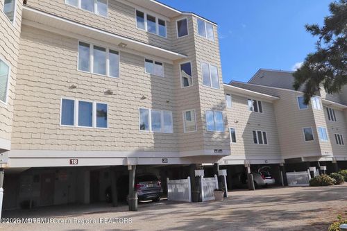11-11 Dune Ter, Seaside Heights, NJ, 08751-1736 | Card Image