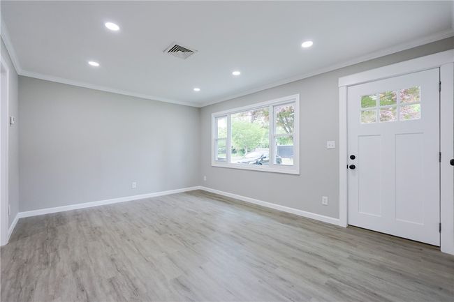 31 Forbes St, House other with 3 bedrooms, 1 bathrooms and 3 parking in Riverside RI | Image 7