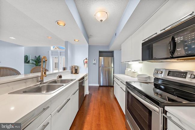 APT-8S - 420 8 Th St, Townhouse with 4 bedrooms, 2 bathrooms and null parking in BEACH HAVEN NJ | Image 30