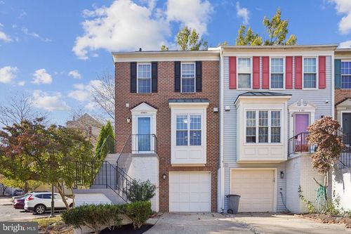 45603 Whitcomb Sq, STERLING, VA, 20166-3001 | Card Image
