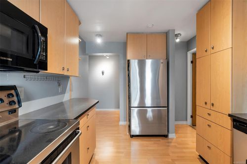 405-1630 Quadra St, Victoria, BC, V8W3J5 | Card Image