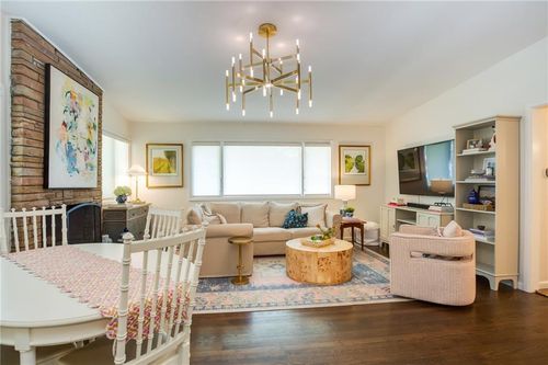 7615 Mission Rd, Prairie Village, KS, 66208-4218 | Card Image