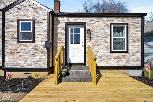 132 S 7th Ave, Beech Grove, IN, 46107-1933 | Card Image