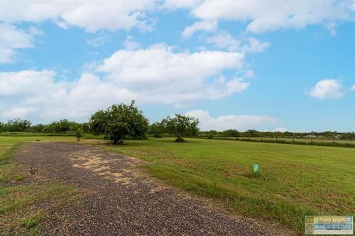 na-33226 Melon Dr, Los Fresnos, TX, 78566-5032 | Card Image
